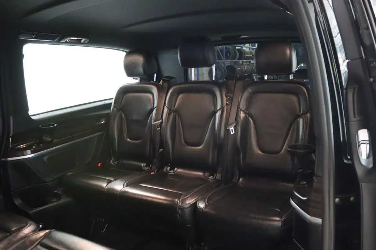 2019-mercedes-benz-v-class-20d-v300d-sport-extra-long-big-12