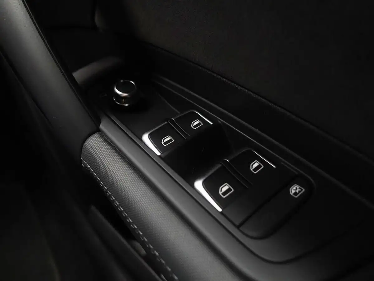 2018-audi-a1-14-tfsi-black-edition-nav-125ps-sportback-5d-s-tronic-big-28