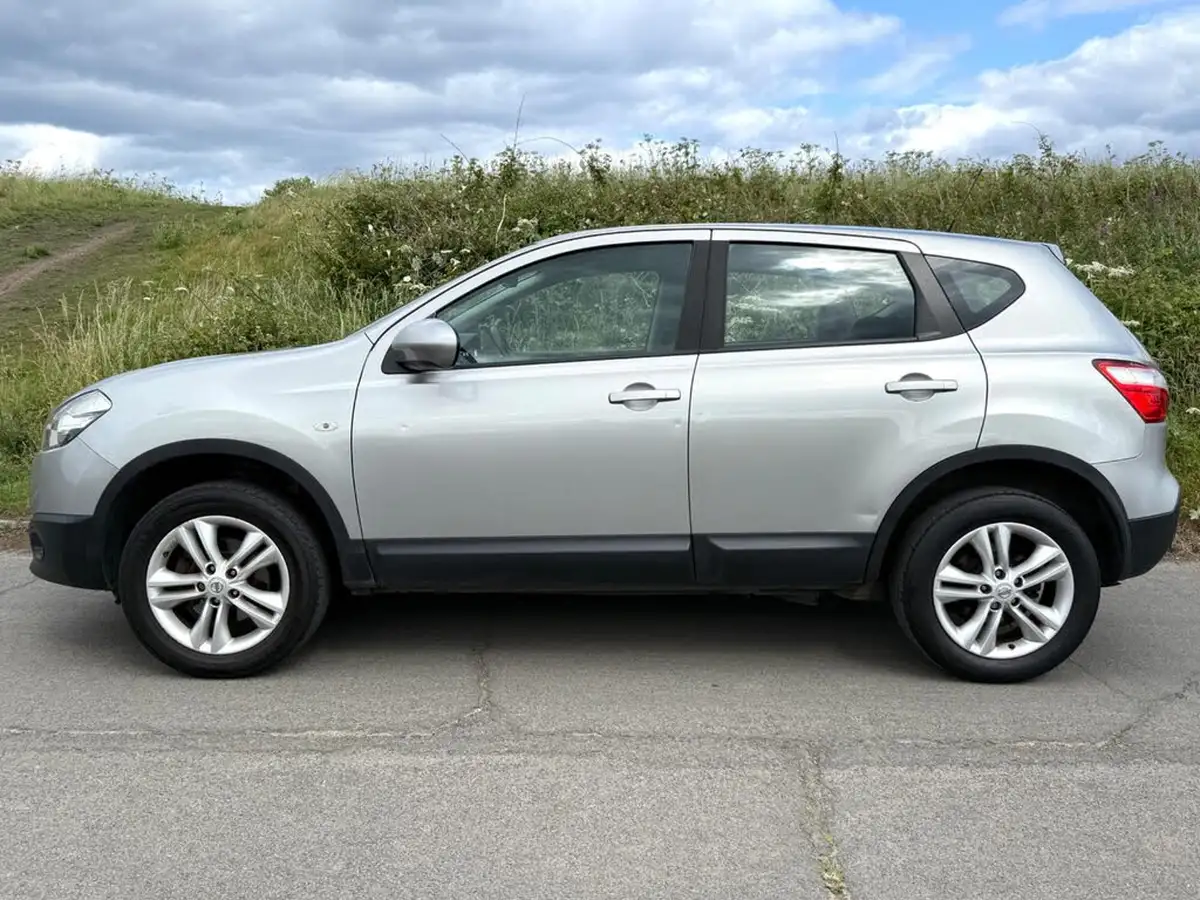 2010-nissan-qashqai-15td-acenta-big-4