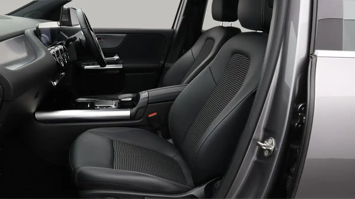 2022-mercedes-benz-gla-class-13-gla-200-sport-executive-big-14