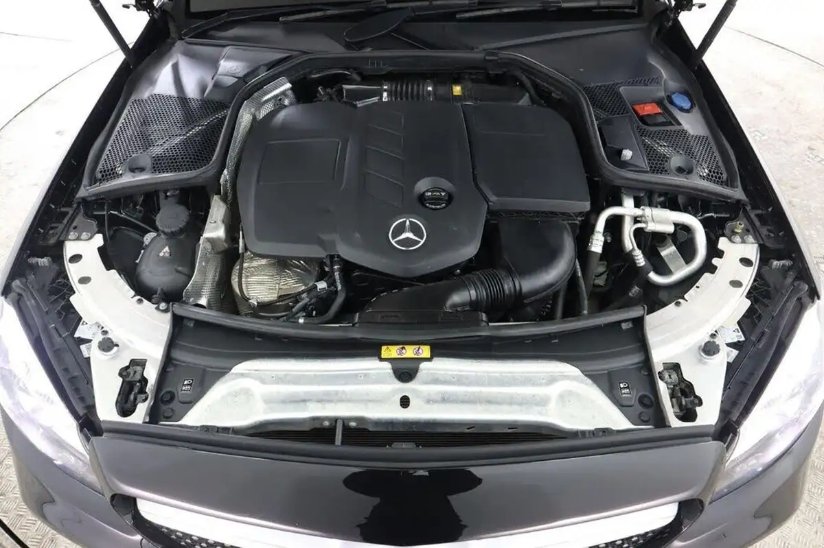 2021-mercedes-benz-c-class-20d-c220d-amg-line-edition-saloon-4d-big-27
