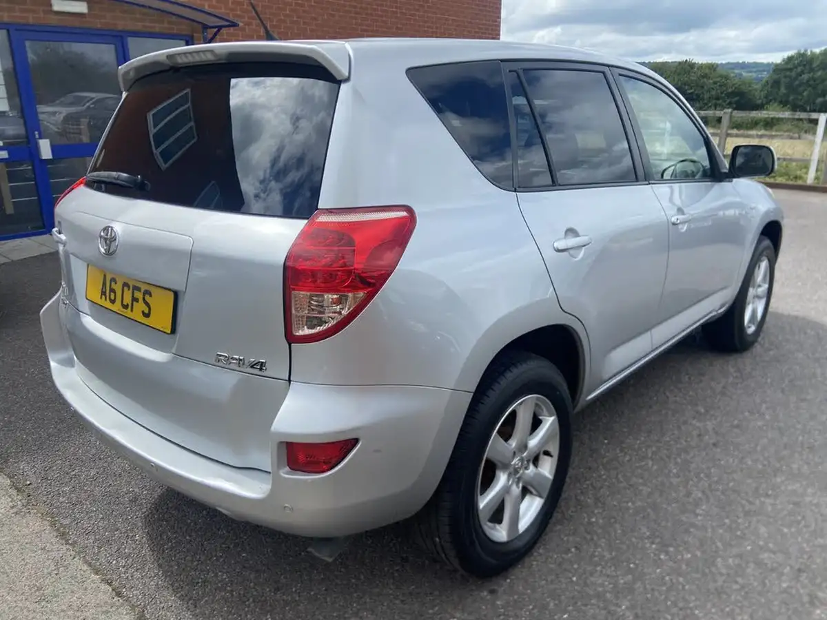 2008-toyota-rav4-20-xt-r-big-6