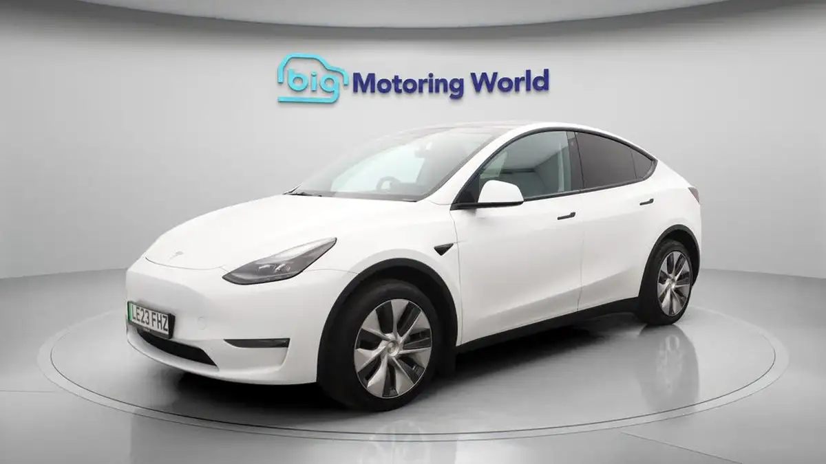 2023-tesla-model-y-e-long-range-big-3