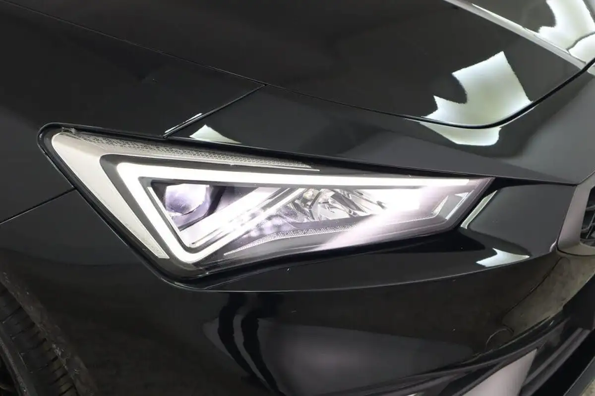 2021-seat-leon-15-etsi-fr-hatchback-big-51