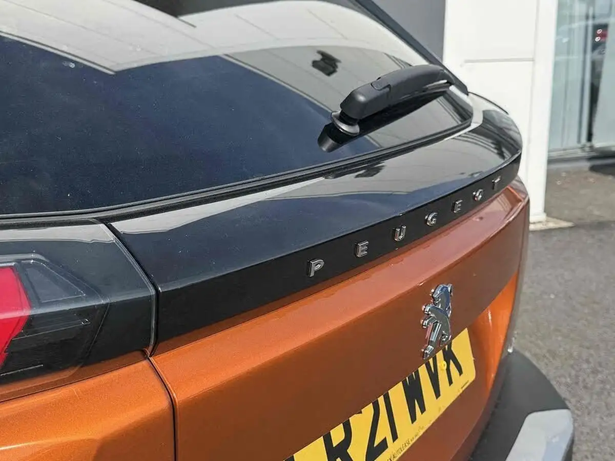 2021-peugeot-2008-suv-e-gt-premium-big-12