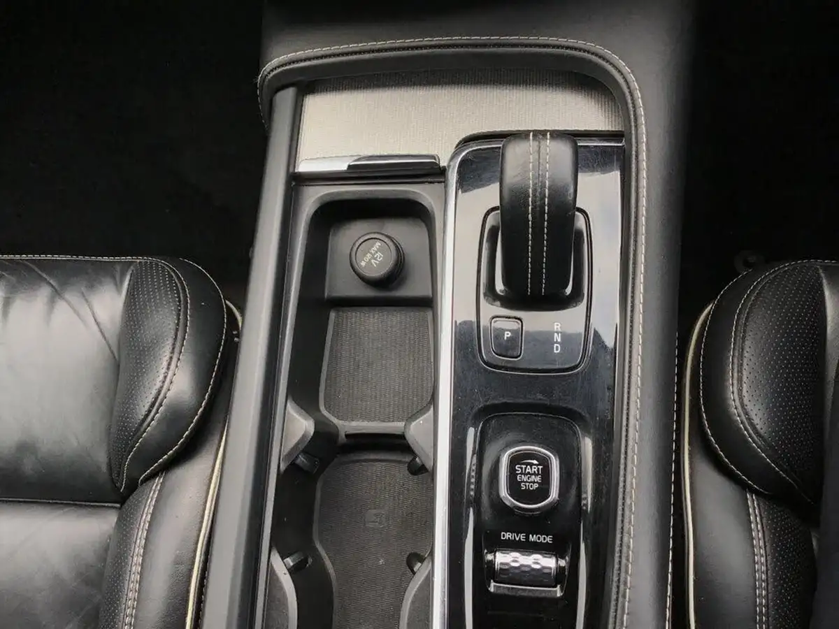 2020-volvo-xc90-20td-b5-r-design-big-25