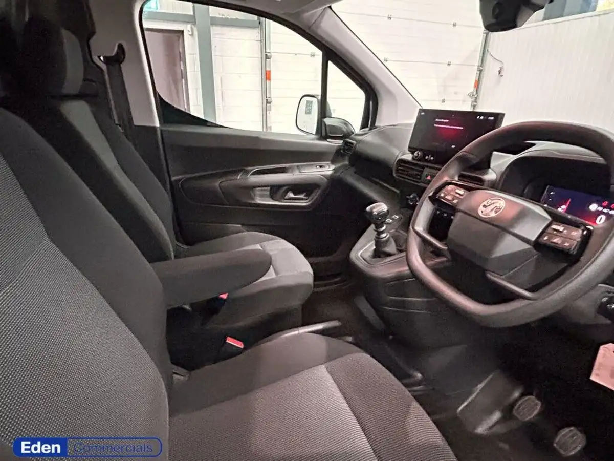 2024-vauxhall-combo-15cdti-prime-100pseu6e-big-15