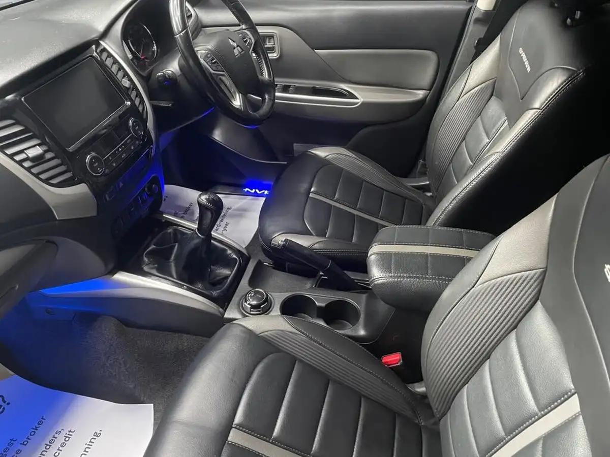 2018-mitsubishi-l200-24di-d-barbarian-eu6-big-11