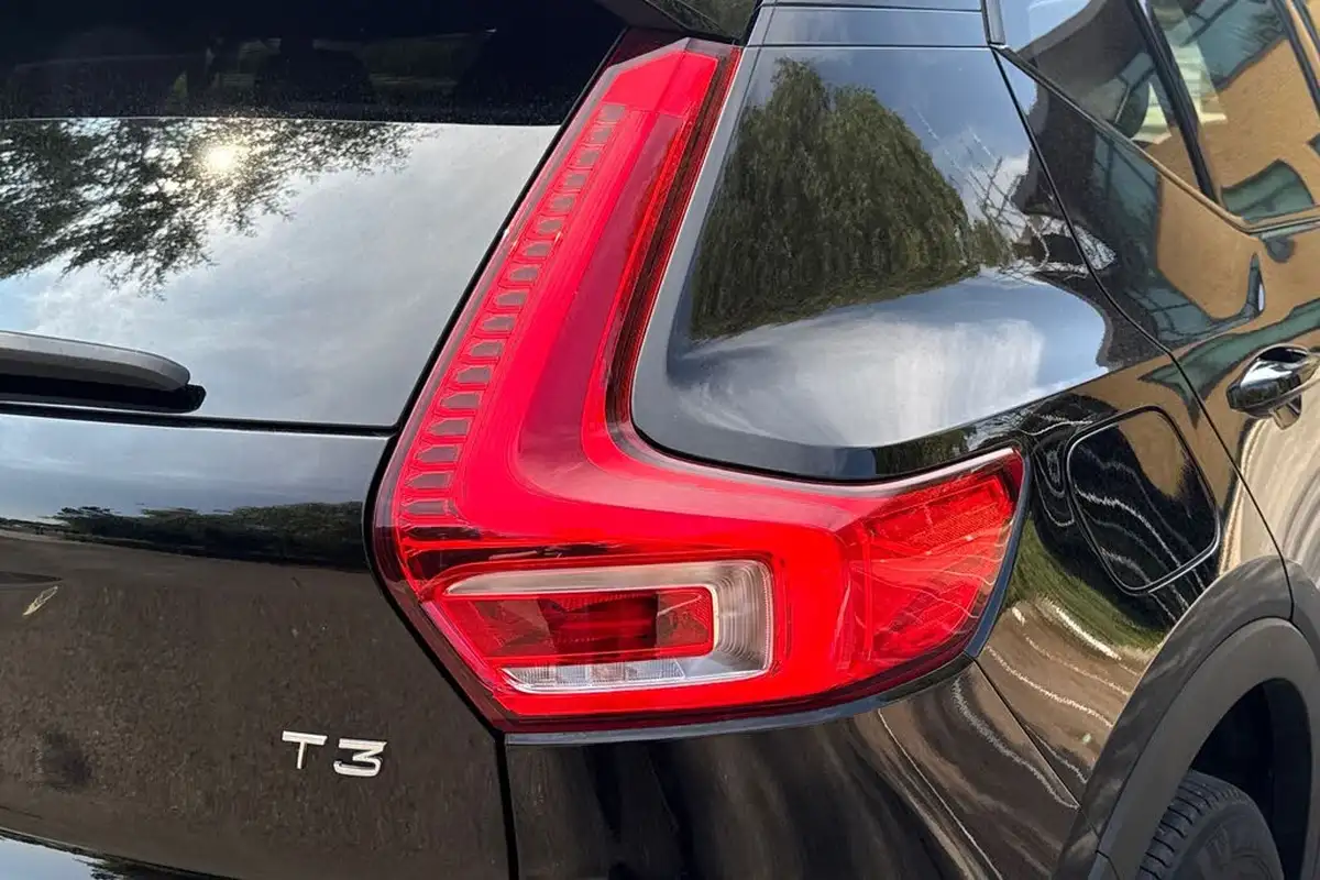 2021-volvo-xc40-15-t3-r-design-161bhp-big-19