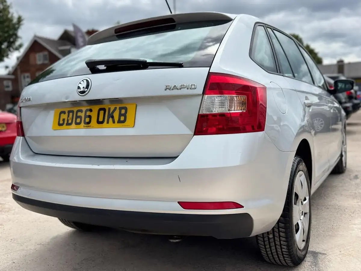 2016-skoda-rapid-spaceback-14tdi-s-big-17