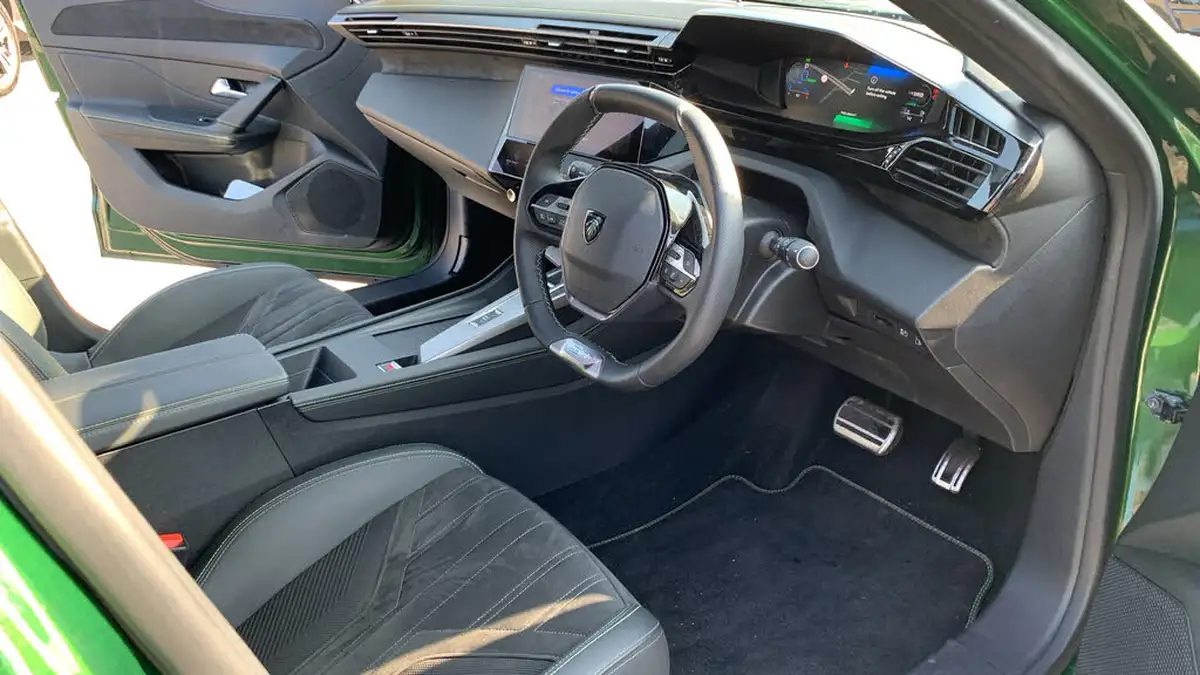 2024-peugeot-308-16-puretech-gt-180ps-big-10