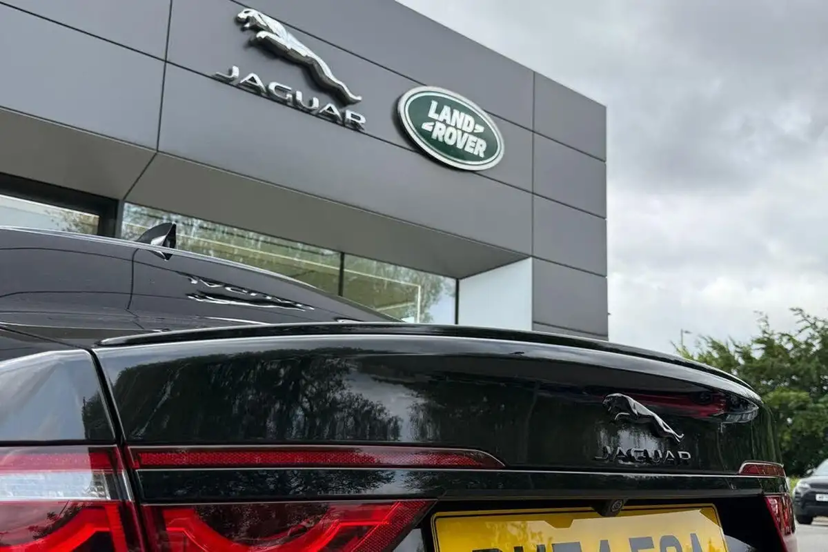 2024-jaguar-xf-20-p300-300-sport-saloon-4d-big-33