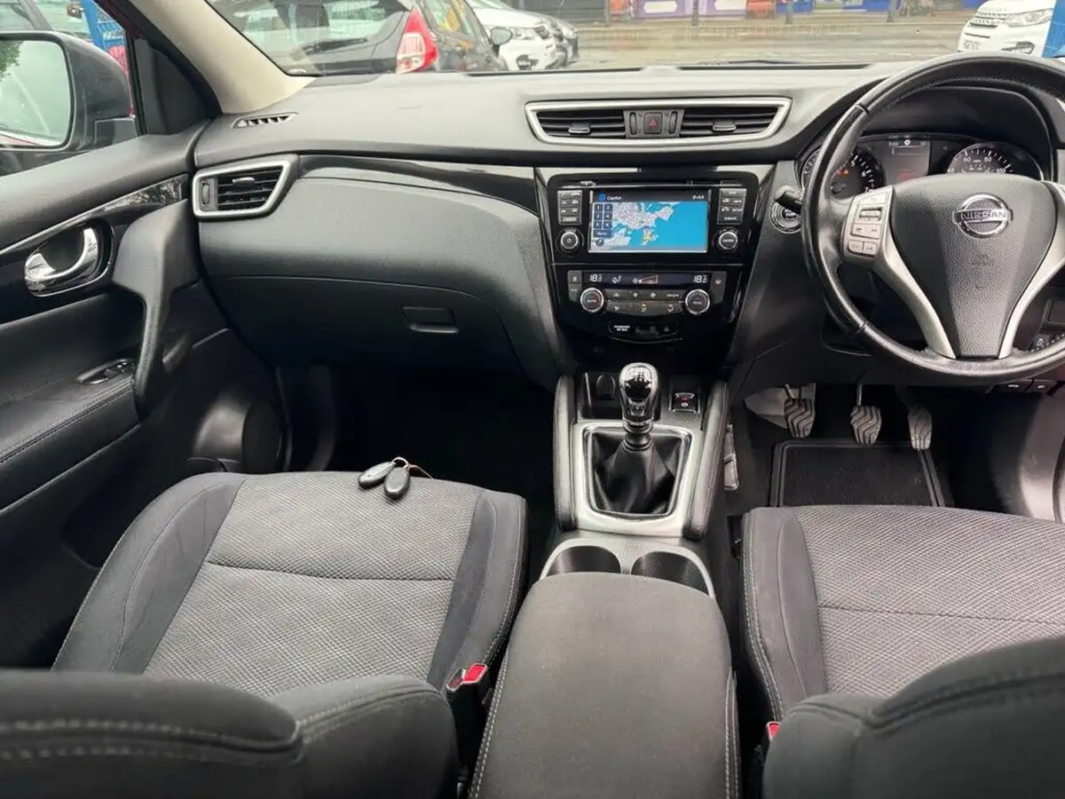 2015-nissan-qashqai-12-n-tec-big-11
