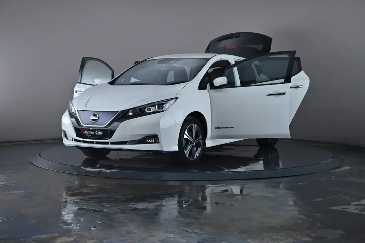 2020-nissan-leaf-e-e-tekna-big-37