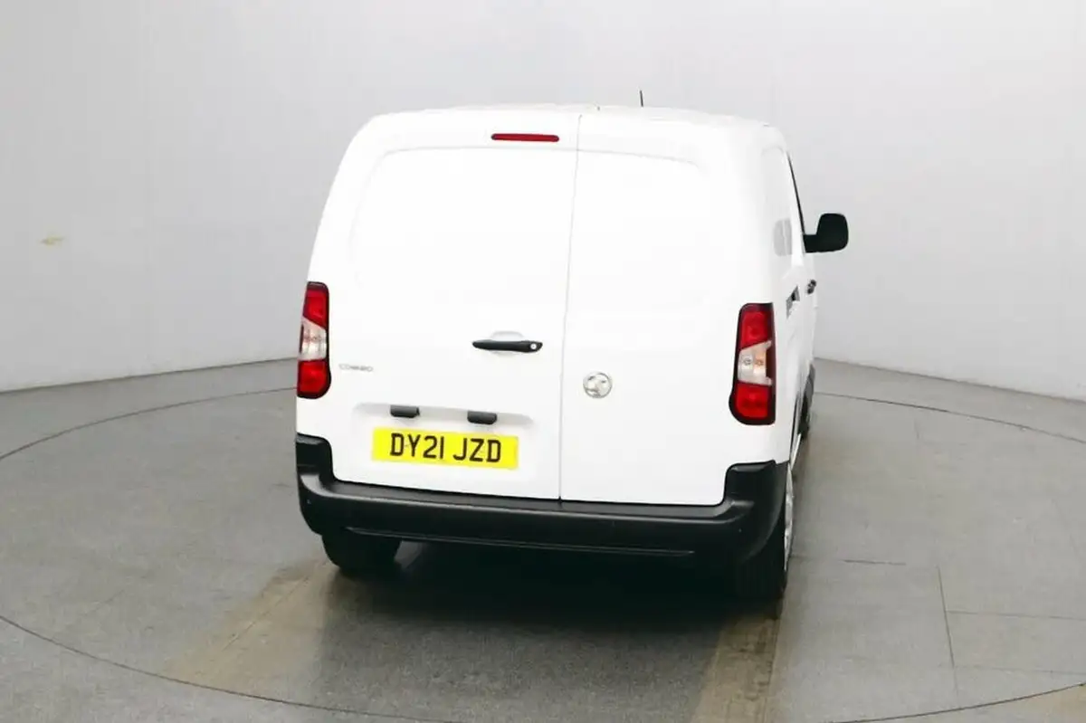 2021-vauxhall-combo-15cdti-dynamic-2300-100pseu6dt-l2h1-panel-big-5
