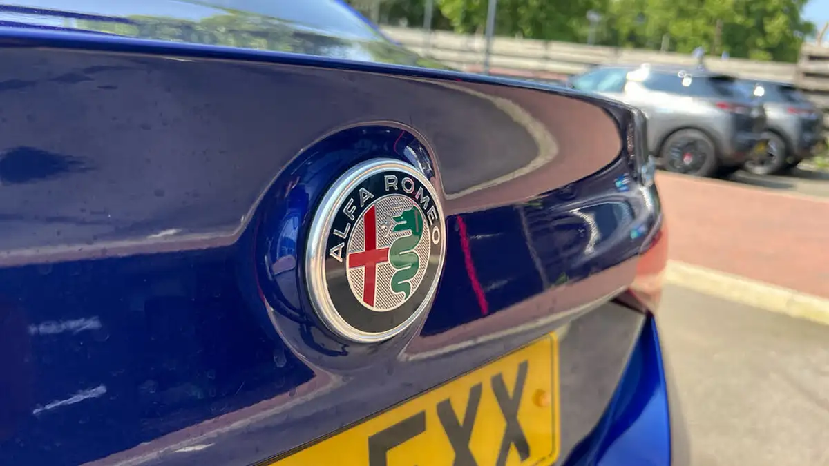 2022-alfa-romeo-giulia-20-sprint-197bhp-big-25