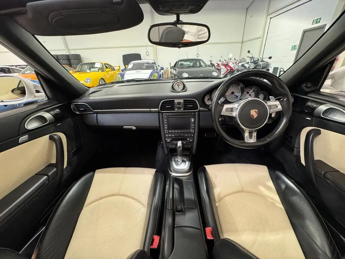 2010-porsche-911-38-turbo-s-cabriolet-big-15