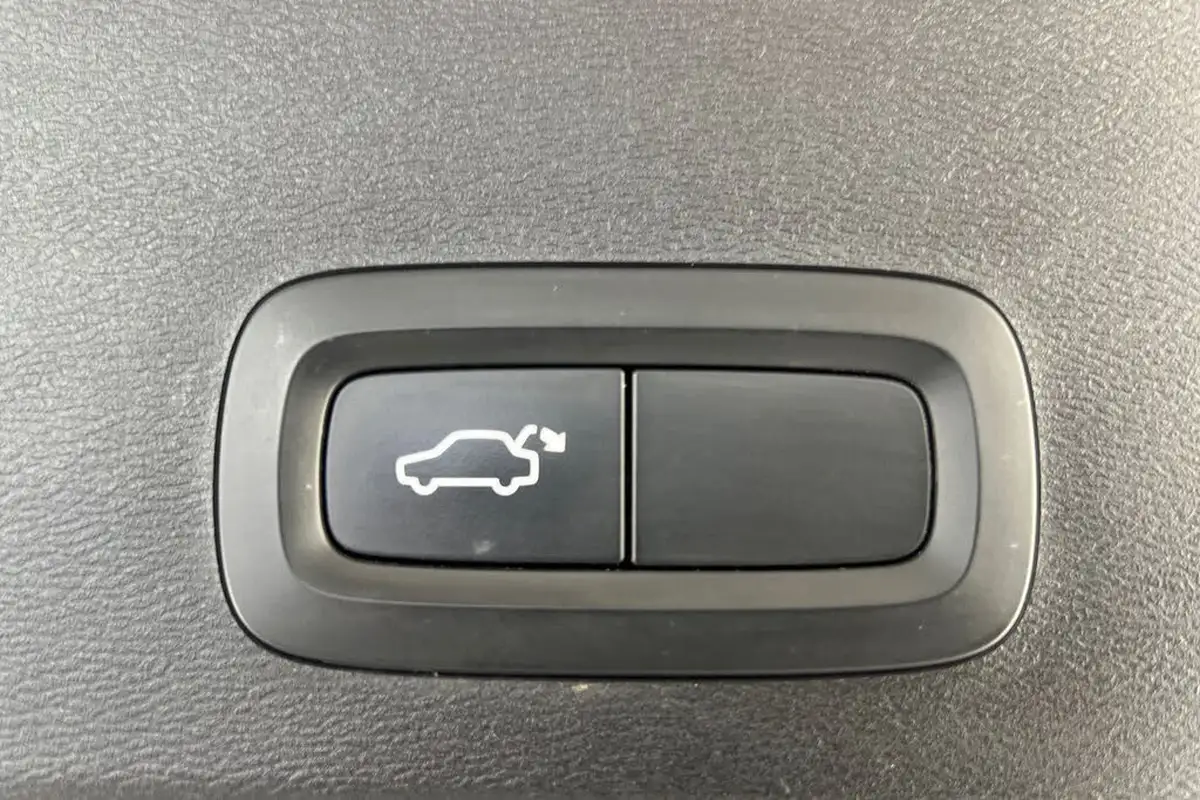 2021-volvo-xc40-20-b5-r-design-pro-250bhp-geartronic-big-21
