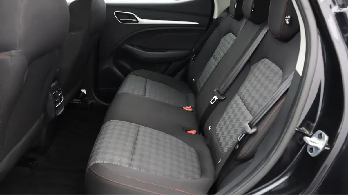 2024-mg-zs-suv-e-se-ev-176ps-big-16