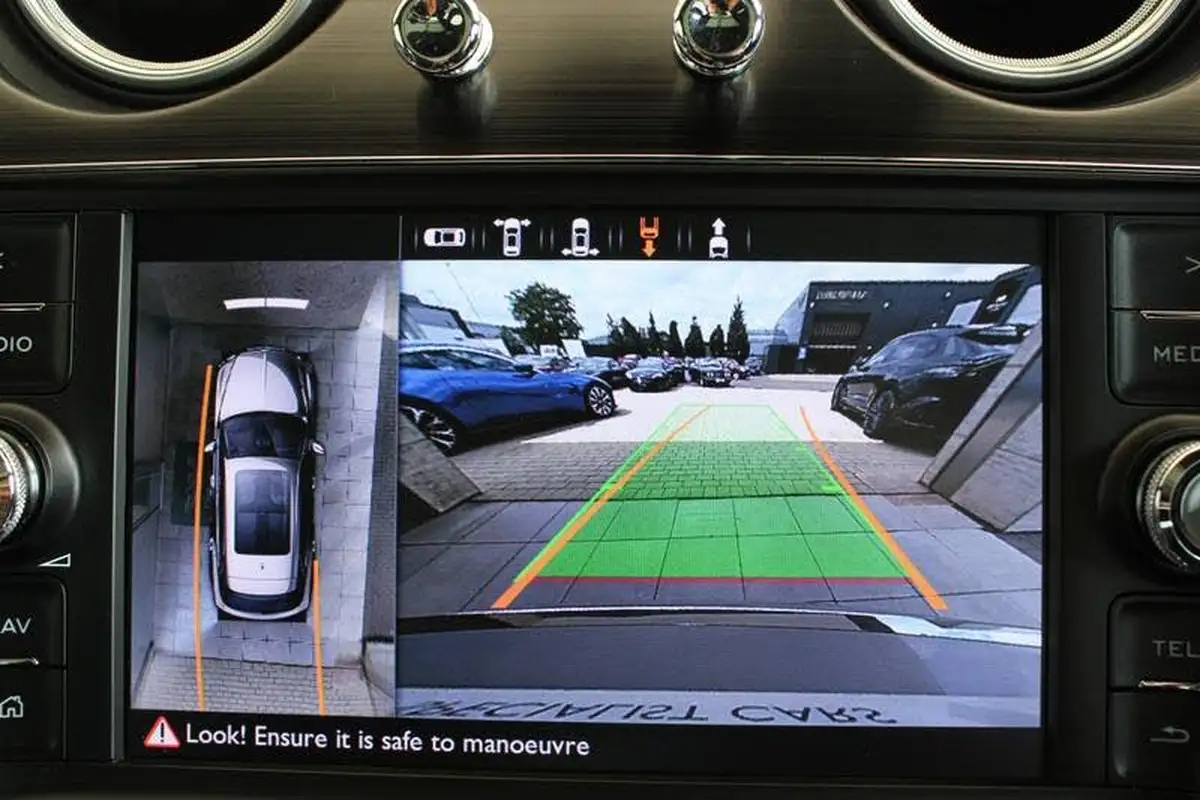 2019-bentley-bentayga-60-w12-speed-big-25