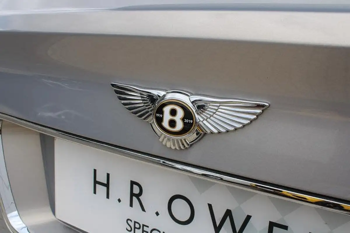 2019-bentley-bentayga-60-w12-speed-big-49