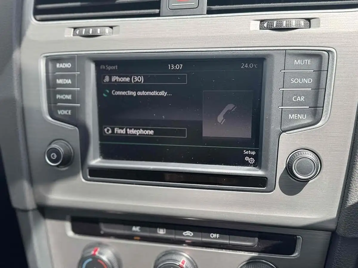 2015-volkswagen-golf-14-match-5d-big-31
