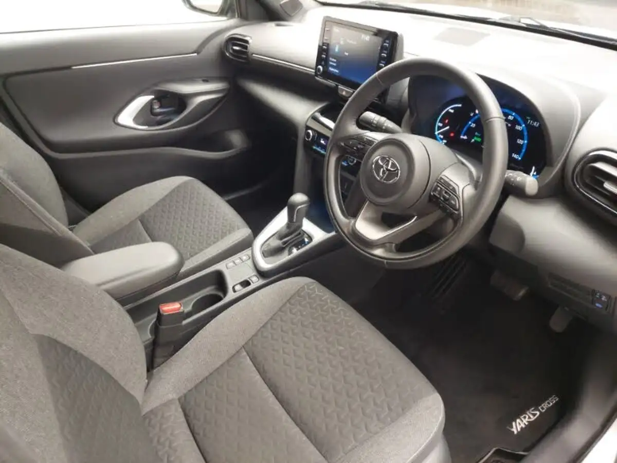 2022-toyota-yaris-cross-15-vvt-i-design-big-12