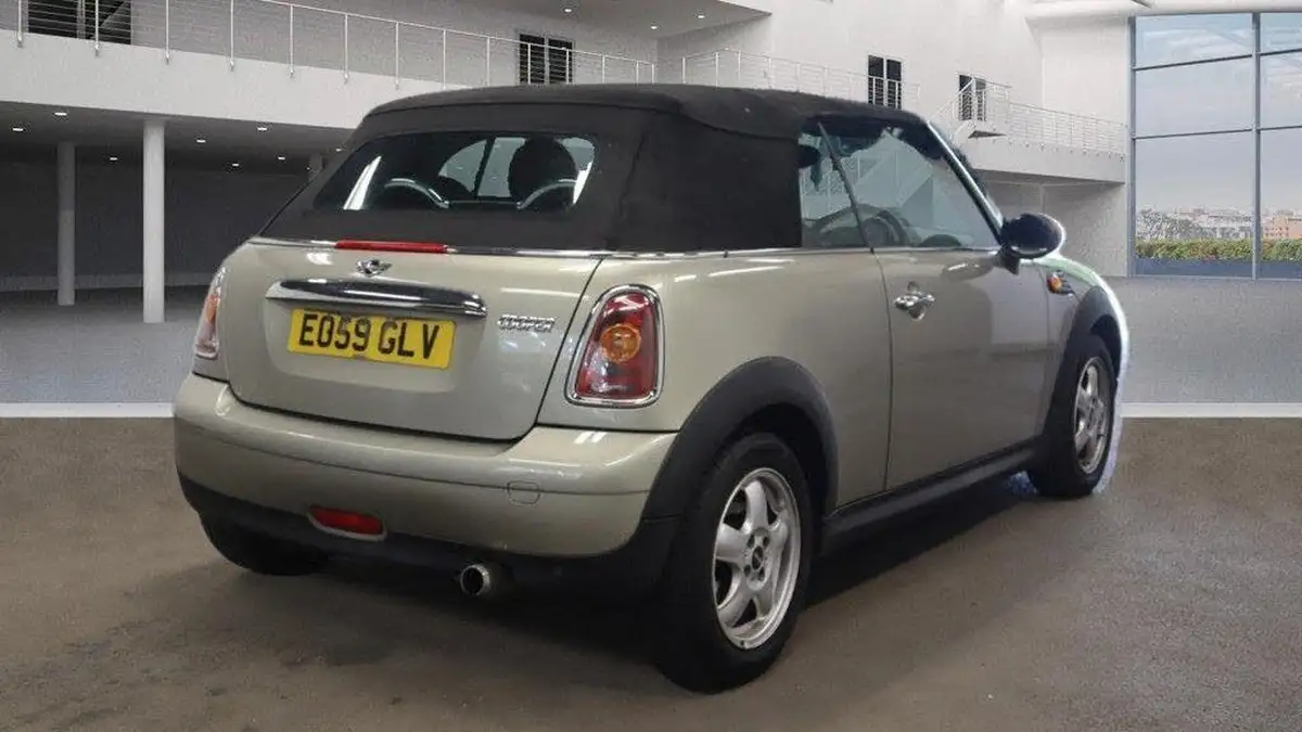 2009-mini-cooper-16-cooper-120bhp-convertible-2d-big-4