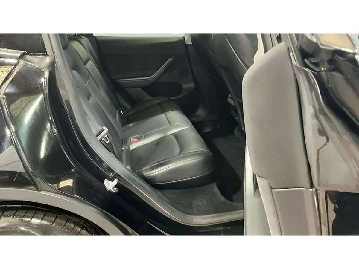 2022-tesla-model-y-e-long-range-big-9