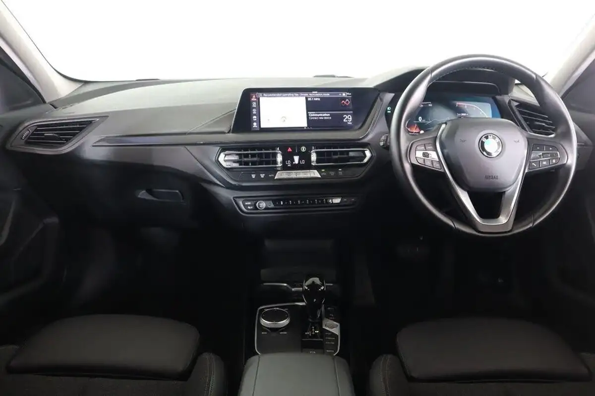 2023-bmw-1-series-15-118i-sport-dct-big-12