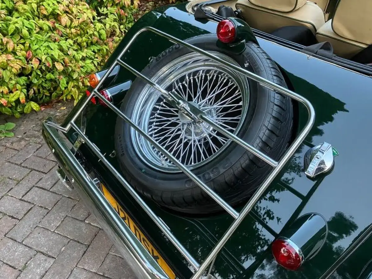 1998-morgan-plus-8-big-18
