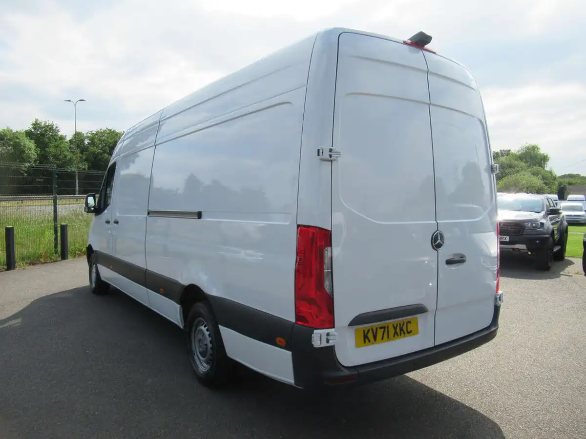 2021-mercedes-benz-sprinter-20cdi-315-l1h1-progressive-150pseu6dt-panel-rwd-eco-gear-360-big-8