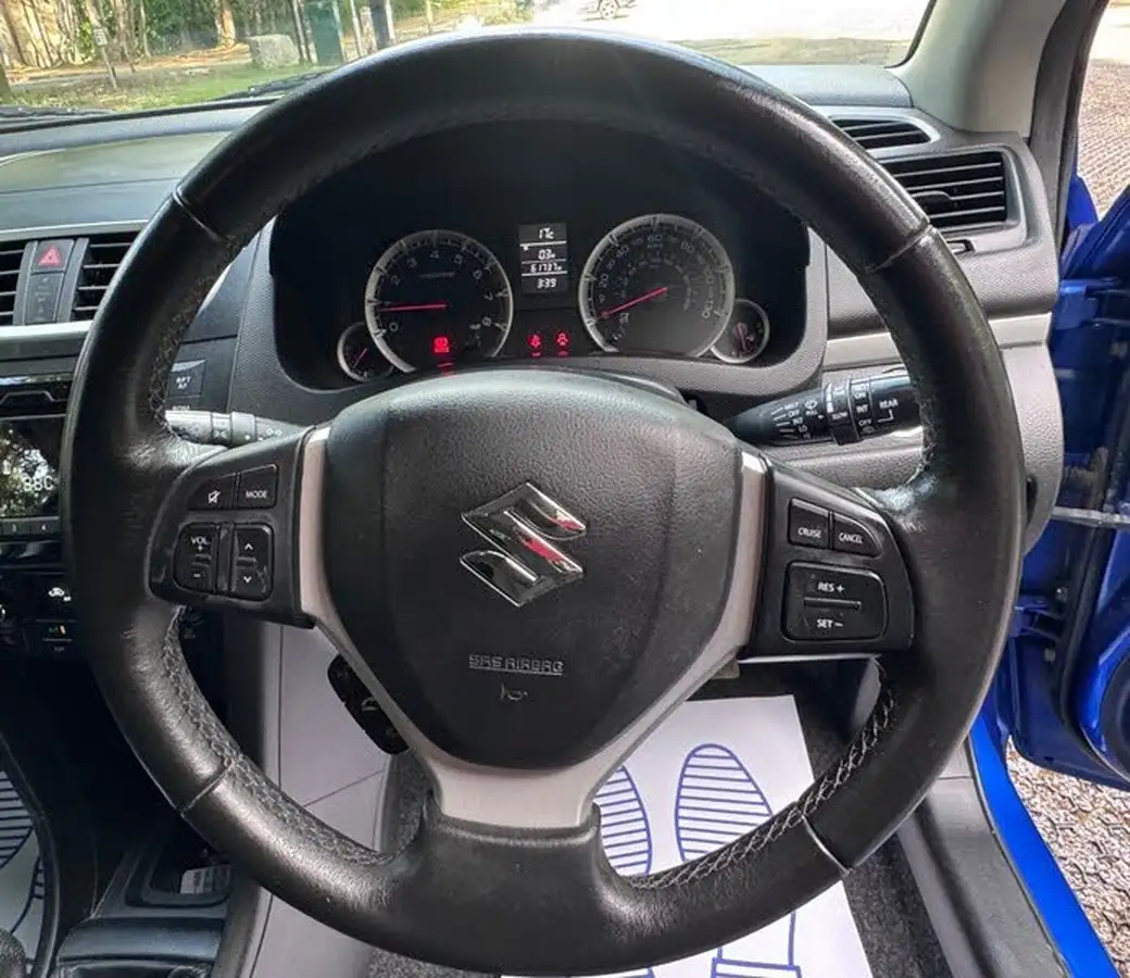 2014-suzuki-swift-12-sz4-94ps-4x4-5d-big-18