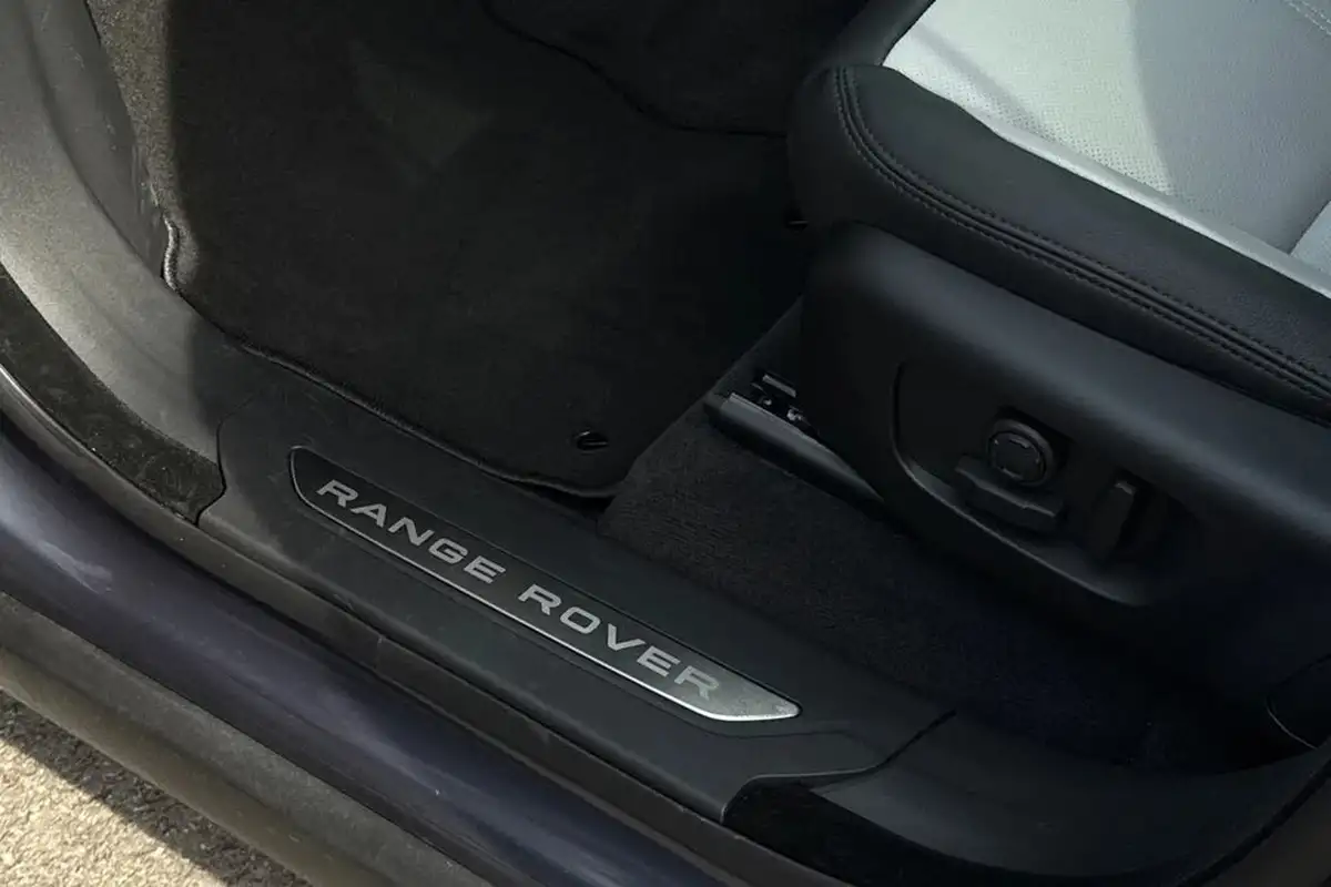 2023-land-rover-range-rover-velar-20-d200-dynamic-se-big-40