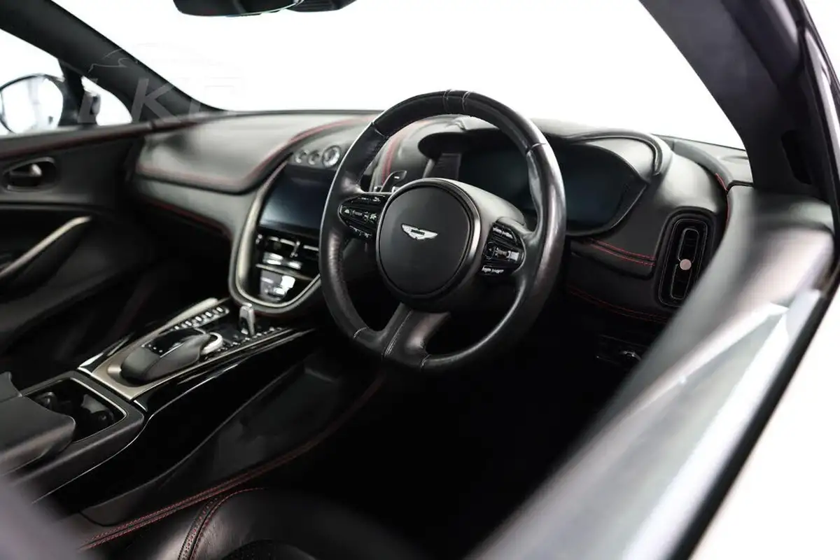 2020-aston-martin-dbx-40-v8-big-2