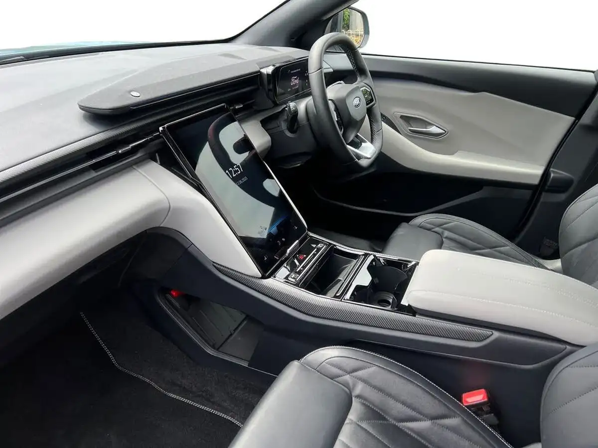 2024-ford-explorer-e-premium-286ps-77kwh-big-10