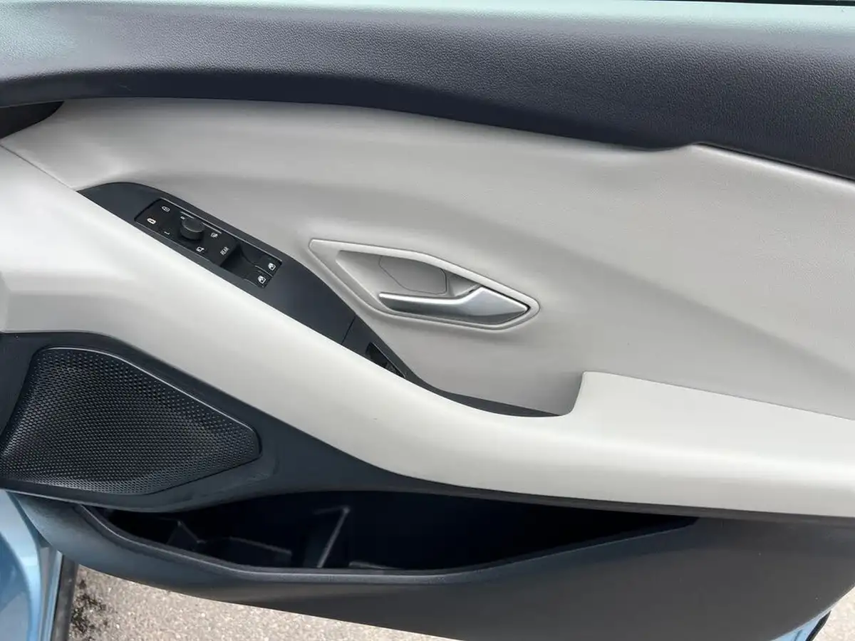 2024-ford-explorer-e-premium-286ps-77kwh-big-34