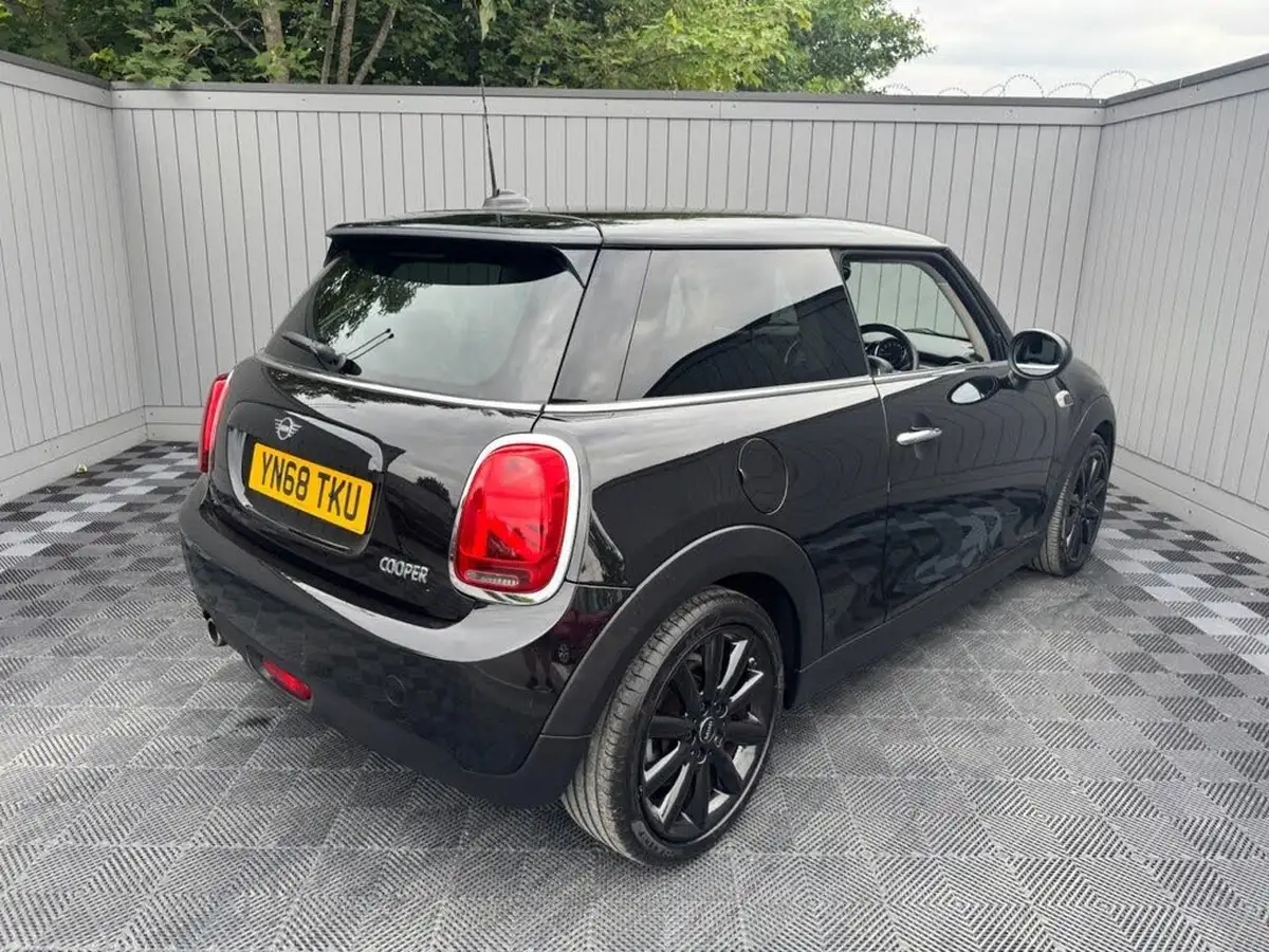 2018-mini-cooper-15-cooper-classic-ss-hatchback-3d-big-10
