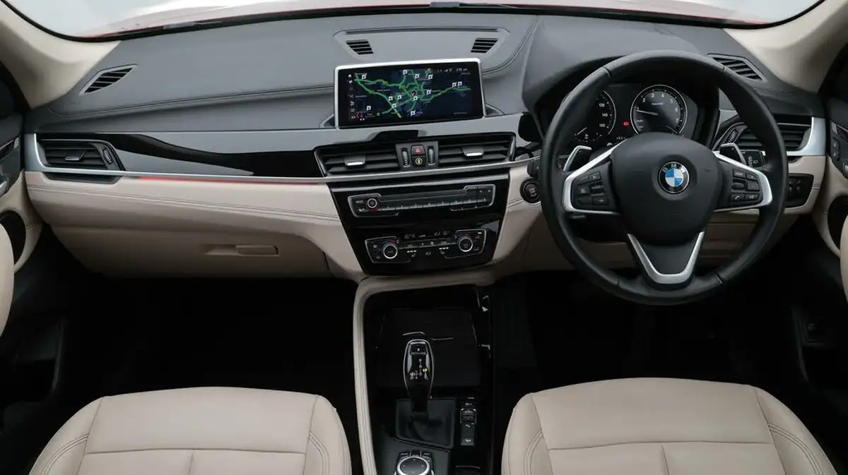 2021-bmw-x1-20-xdrive20i-xline-big-13