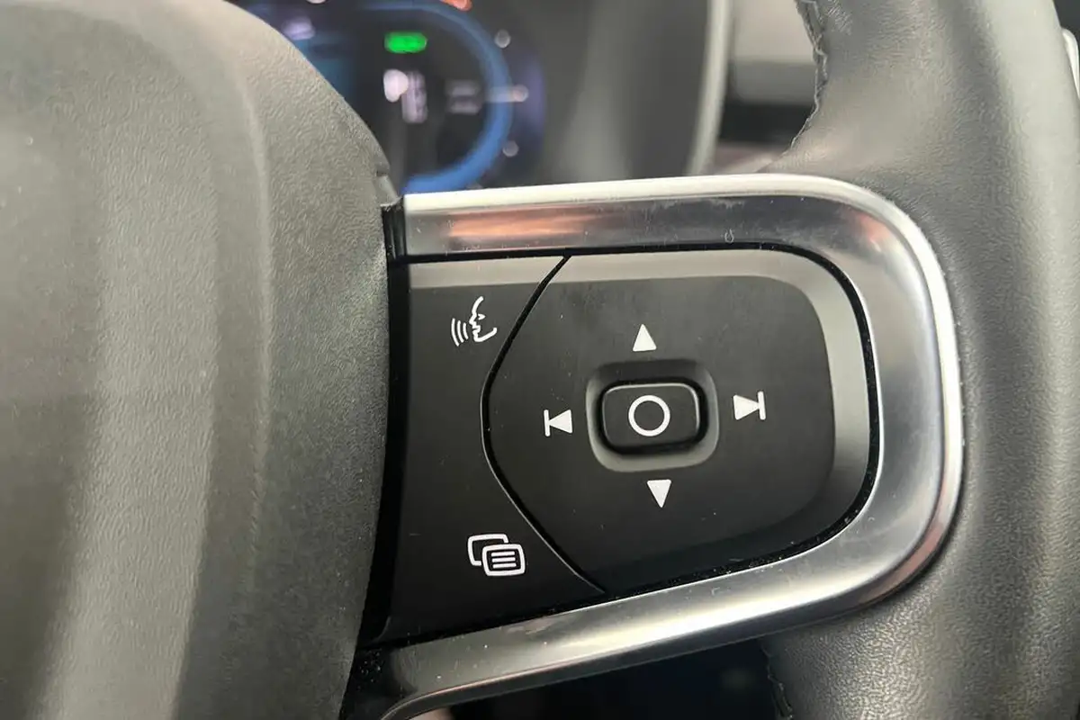 2022-volvo-c40-e-twin-recharge-pro-big-11
