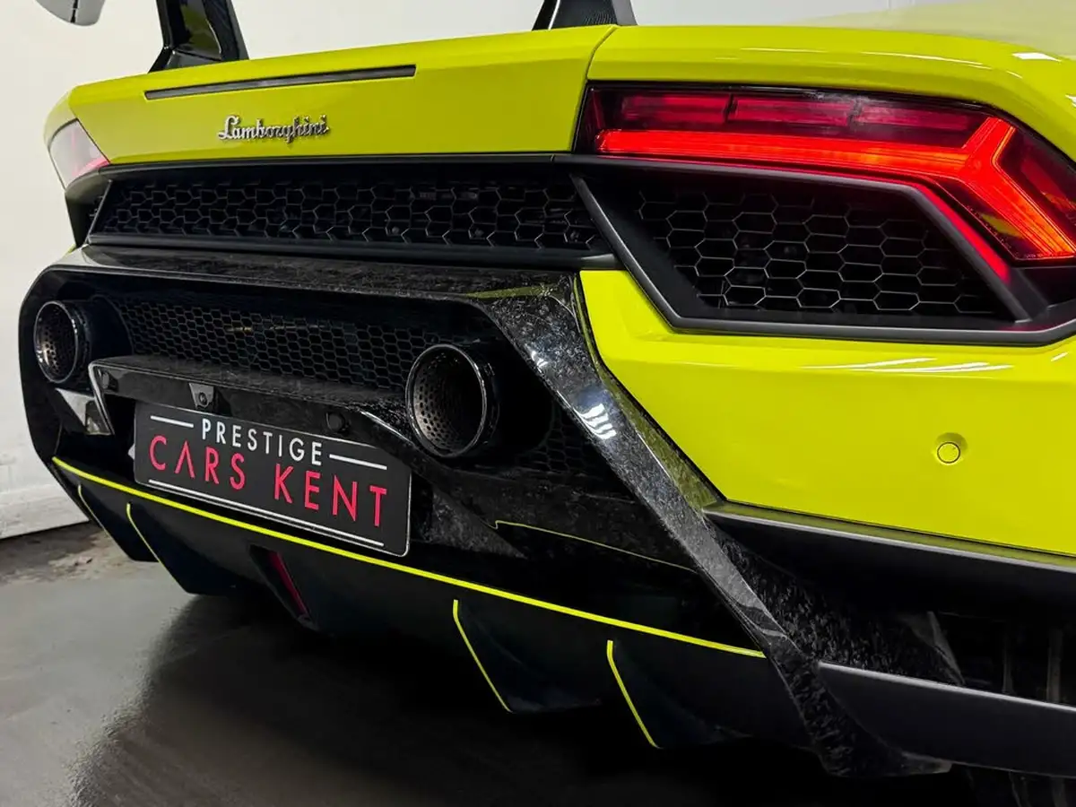 2019-lamborghini-huracan-big-17
