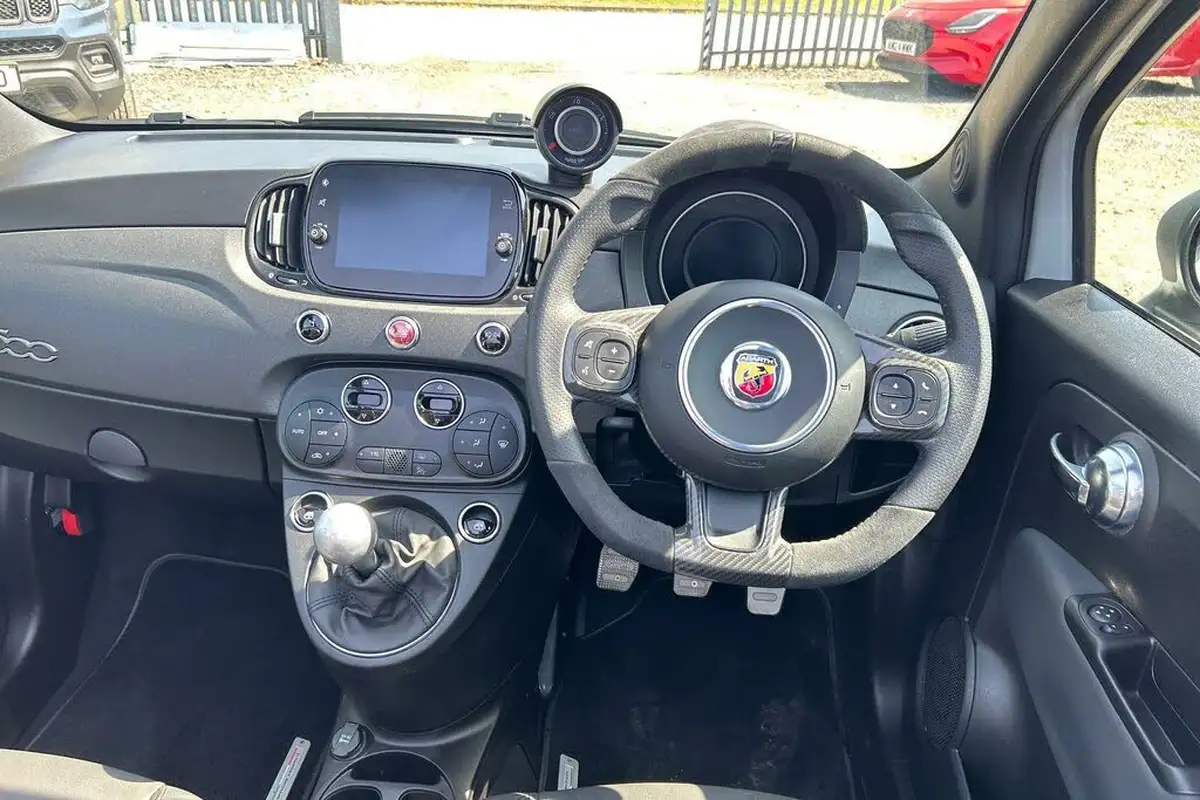 2023-abarth-695c-14-tjet-competizione-big-14