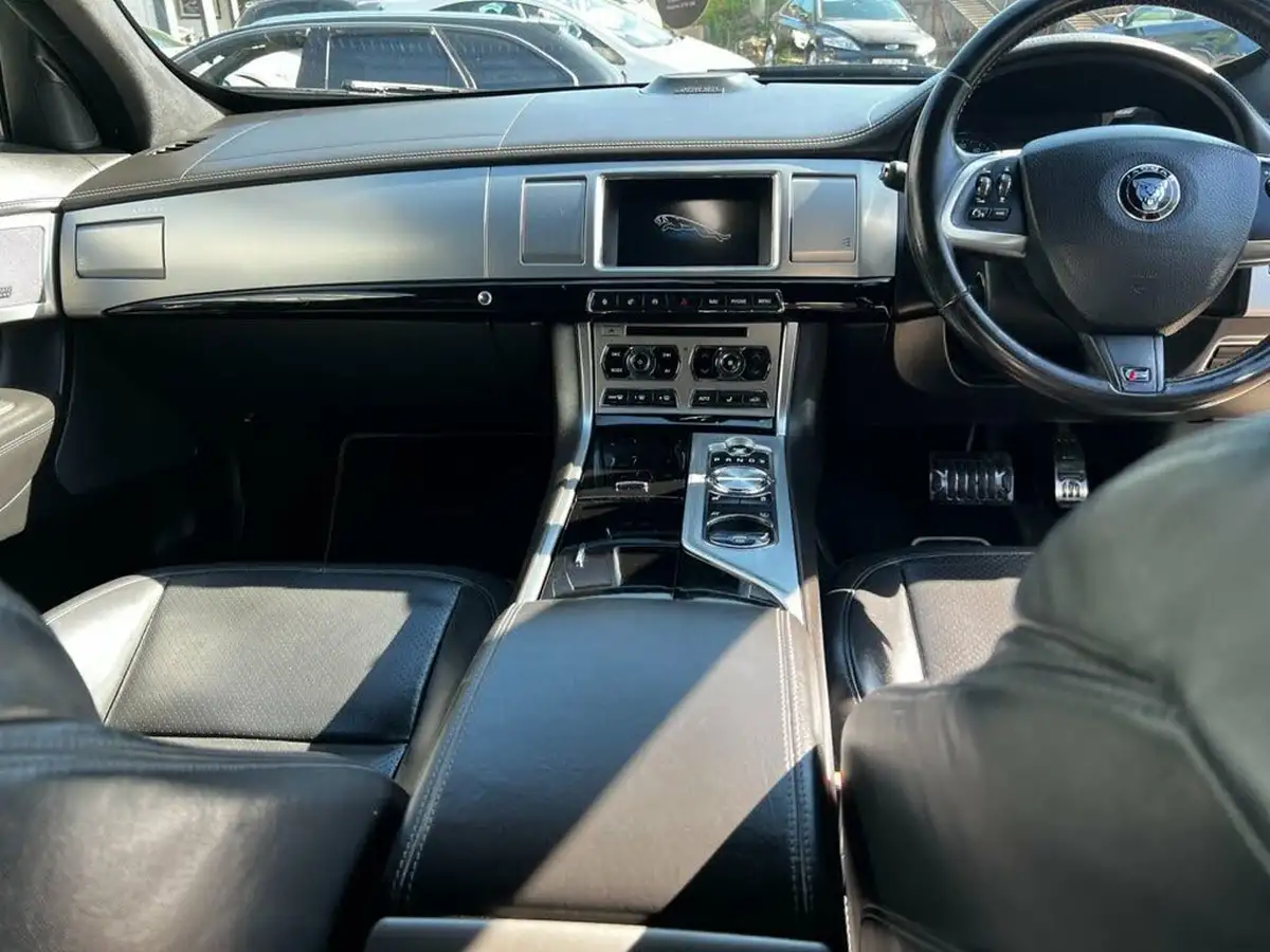 2015-jaguar-xf-30td-s-portfolio-saloon-4d-big-5