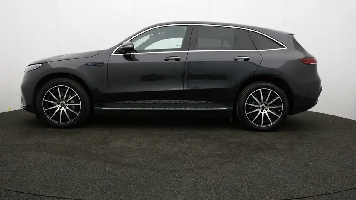 2022-mercedes-benz-eqc-e-eqc-400-amg-line-big-3