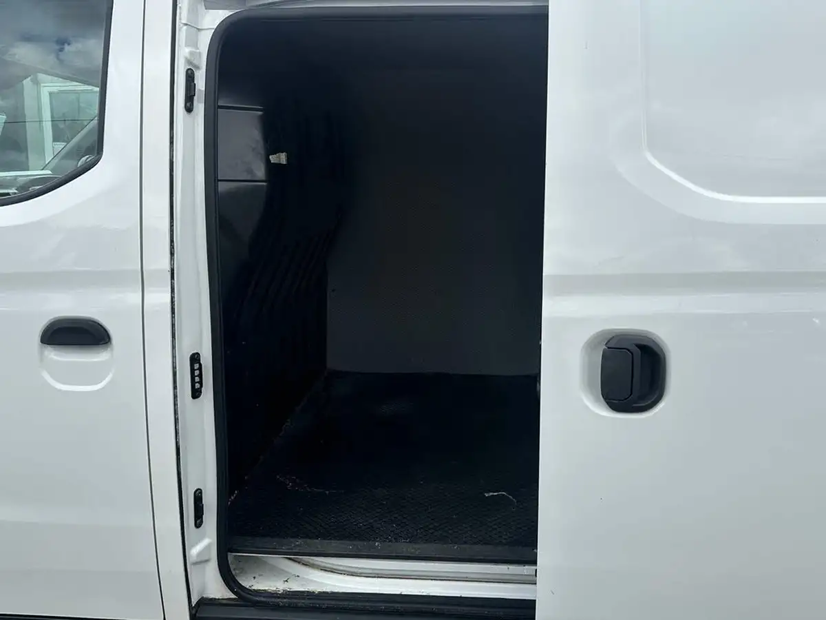 2021-maxus-e-deliver-3-e-l1h1-35kwh-big-8