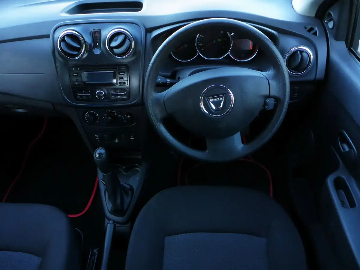 2015-dacia-sandero-09-ambiance-big-5