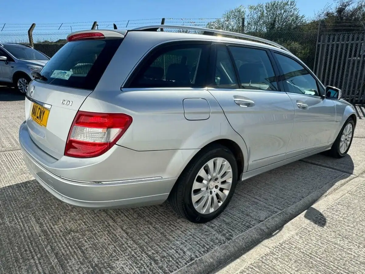 2011-mercedes-benz-c-class-21td-c200-cdi-elegance-21cdi-blue-f-estate-5d-2143cc-auto-big-11