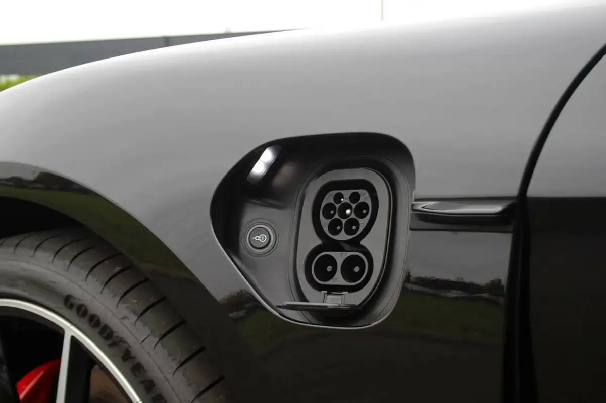2024-porsche-taycan-e-4s-sport-turismo-544ps-big-22