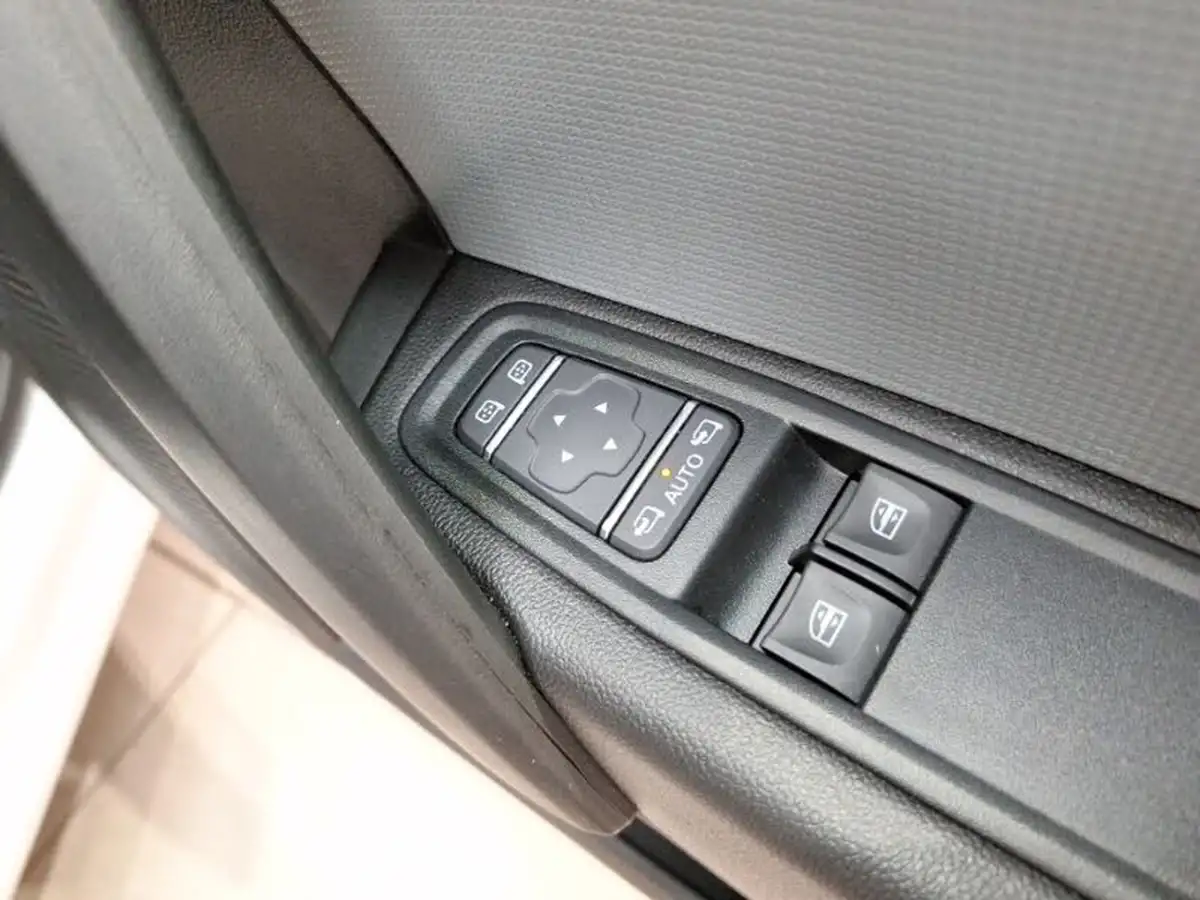 2023-nissan-townstar-e-45kwh-l1-tekna-big-16