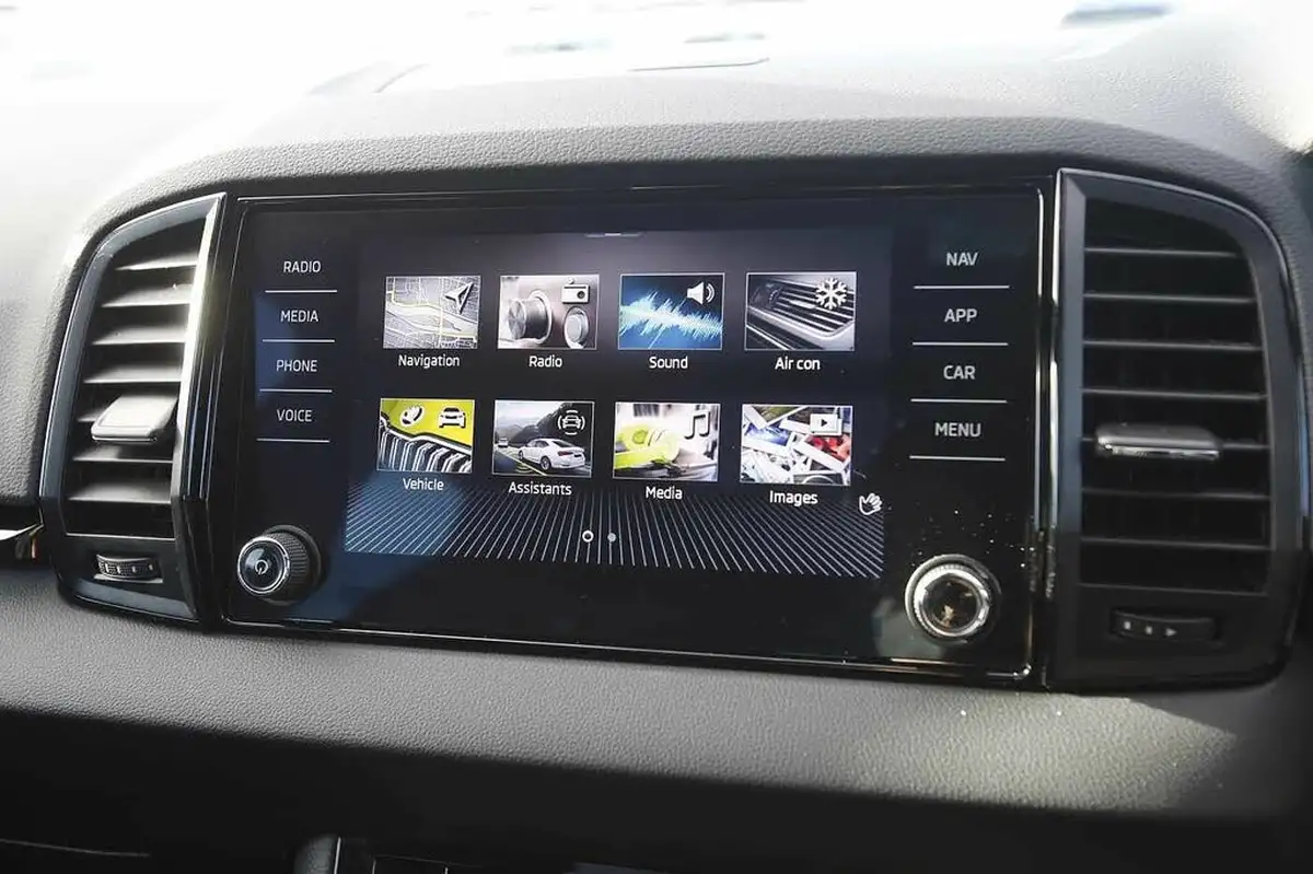 2023-skoda-karoq-15-tsi-sportline-dsg-big-18
